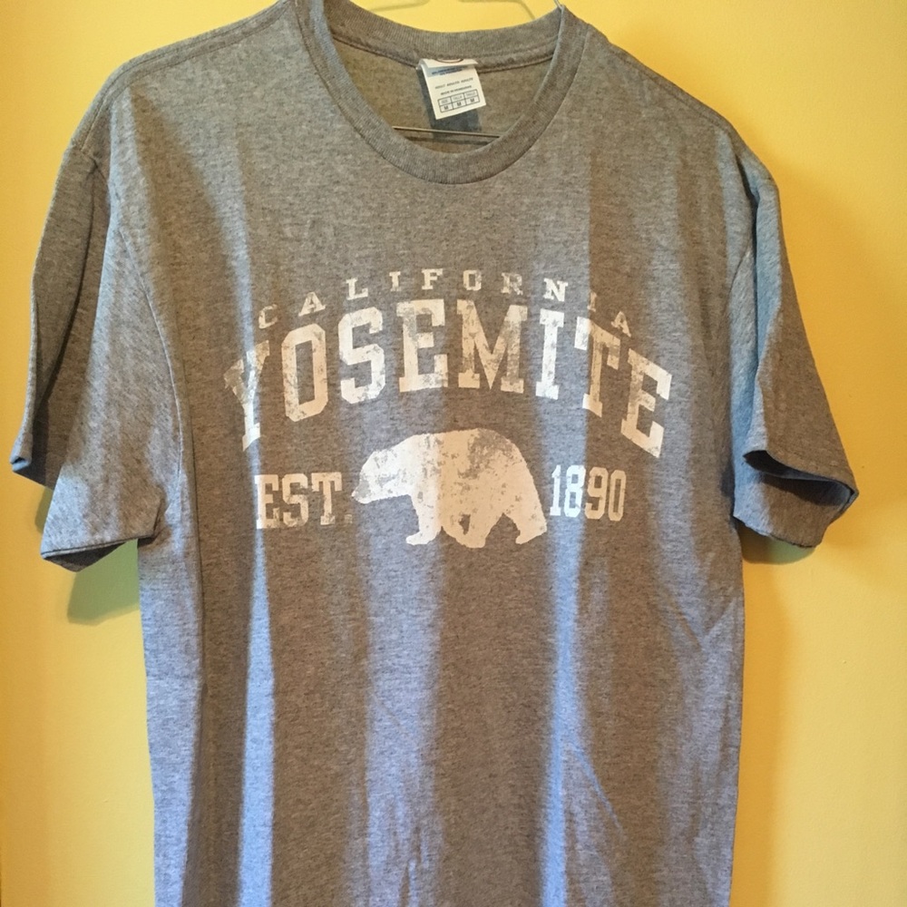 NWOT Yosemite CA t-shirt